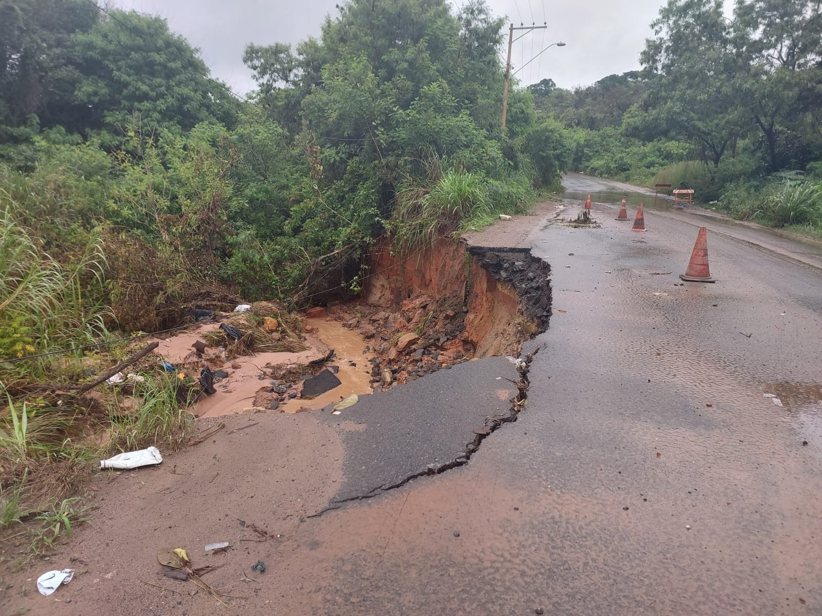Liberação total da Estrada do Mão Branca deve acontecer até semana que vem