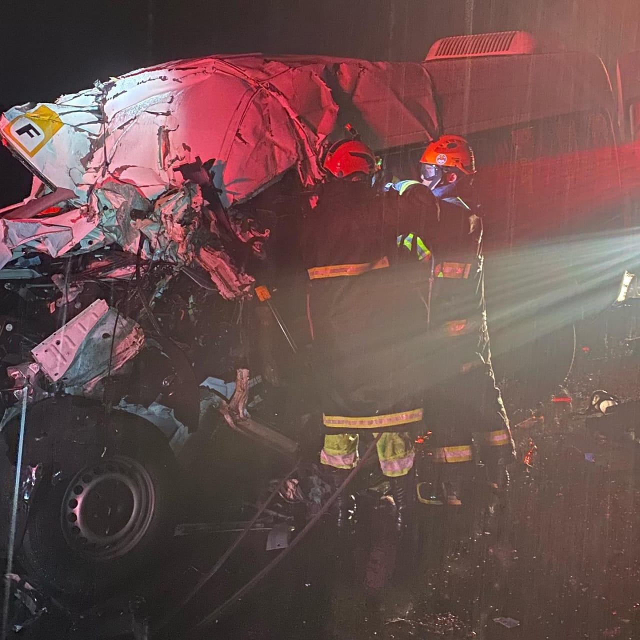 Três morrem e 9 ficam feridas em acidente na Bandeirantes, em Louveira