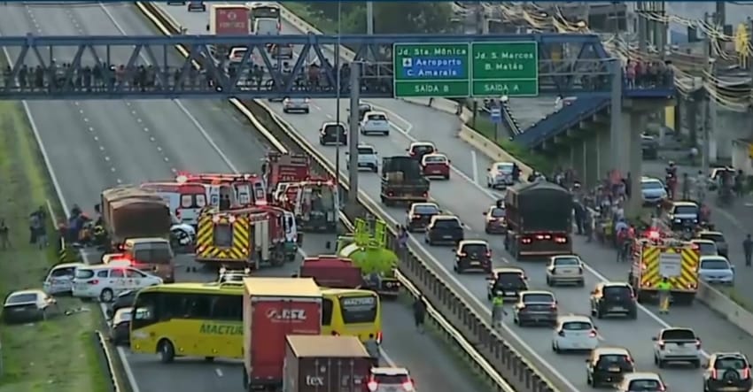 Engavetamento na Rod. D.Pedro I deixa 10 feridos sendo dois graves; um é criança