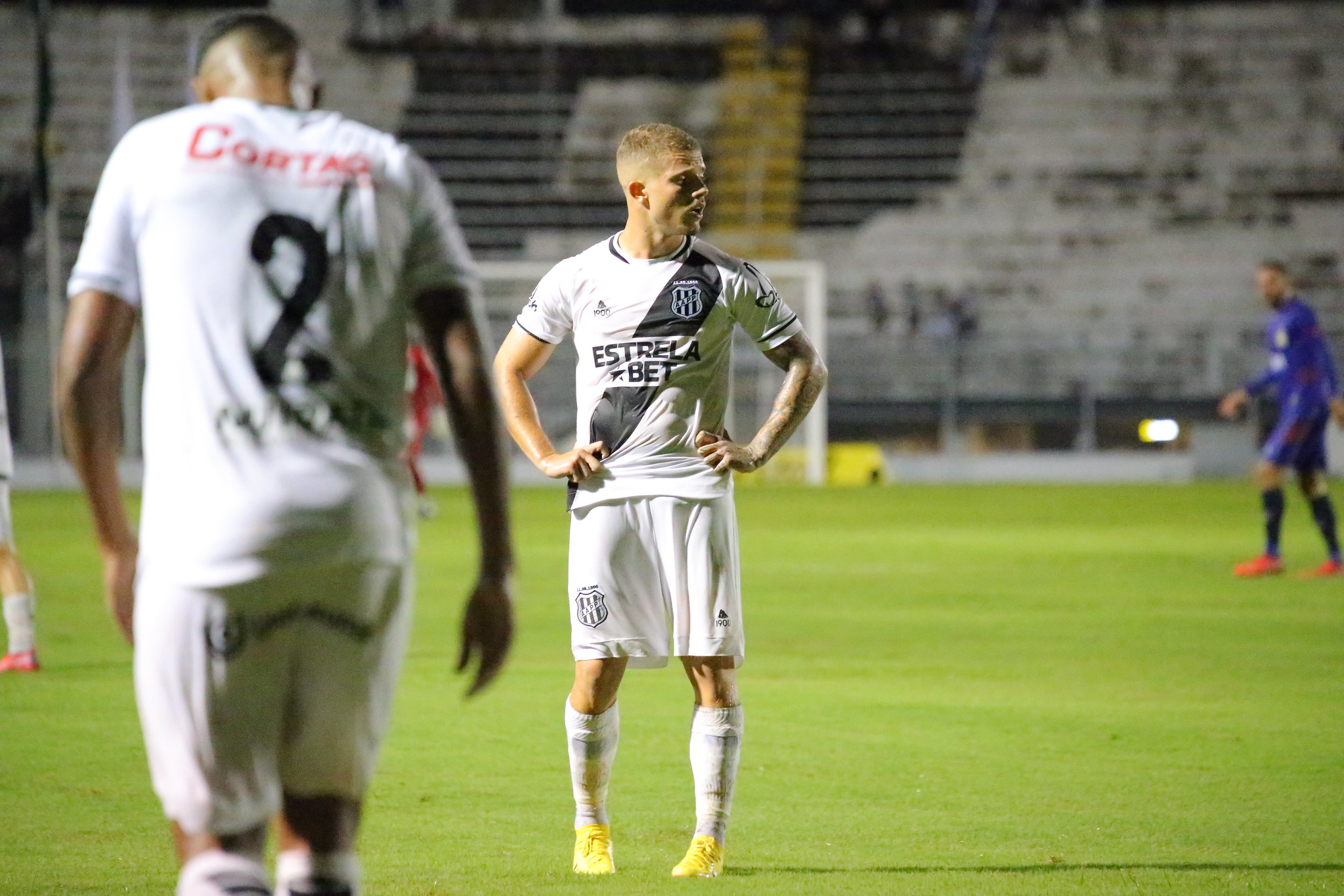 Léo Naldi fica fora do duelo contra o Taubaté; Thiago deve ser mantido na zaga