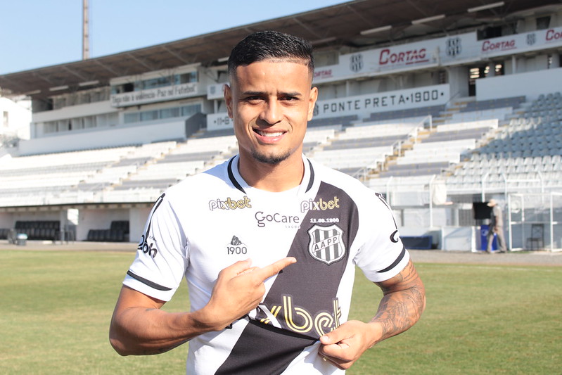 Ponte confirma renovação de contrato com atacante Everton