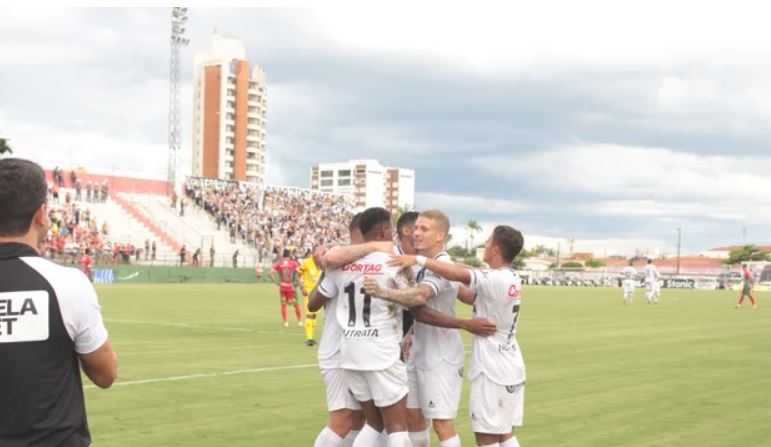 Ponte Preta estreia com vitória no Paulista