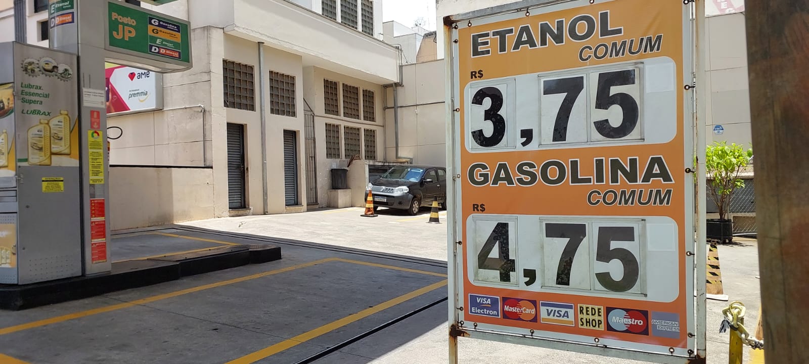 Preço da gasolina varia entre R$ 4,29 e R$ 5,49 em postos no centro de Campinas