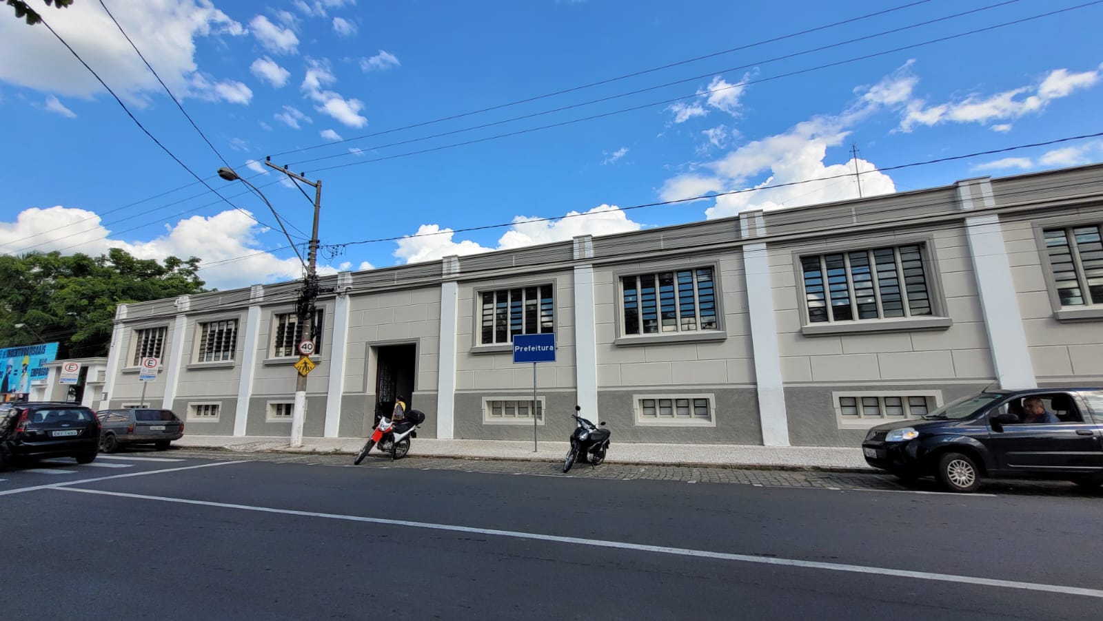 Prefeito de Amparo corta próprio salário e cancela eventos por baixa arrecadação