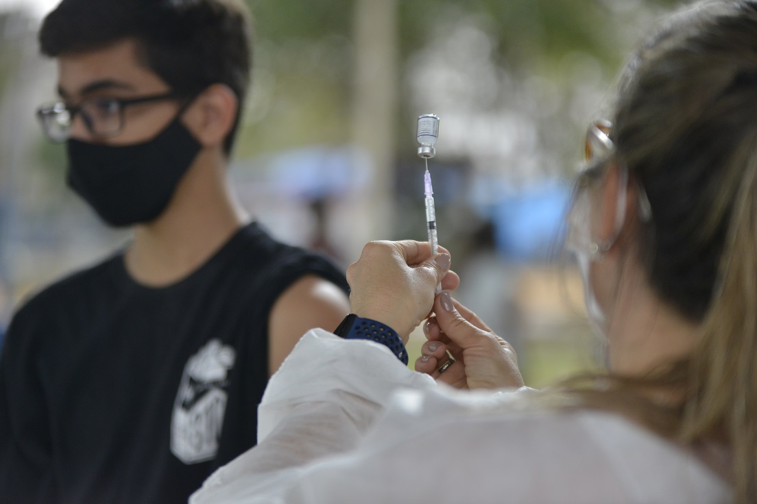 Indaiatuba vai aplicar mais uma dose de reforço da vacina contra meningite C em adolescentes