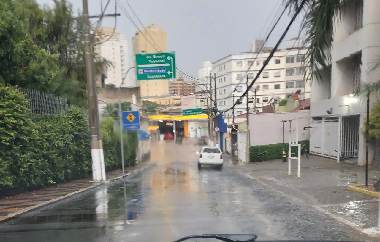 Defesa Civil registra novos alagamentos e quedas de árvores em Campinas