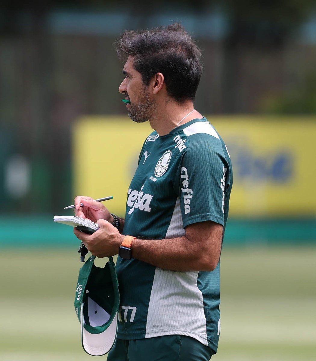 Abel Ferreira reconhece exageros no Pameiras mas fala em obsessão por vitórias