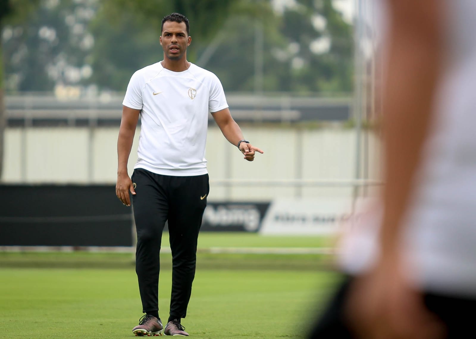 Após derrota, técnico Fernando Lázaro já pensa em remontar o Corinthians