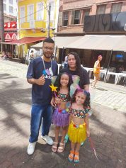 Bloco do Leão reúne centenas de pessoas na Praça Bento Quirino, em Campinas