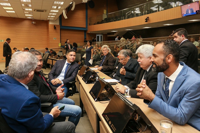 Câmara vota projeto que obriga instalação de banheiros em pontos finais de ônibus