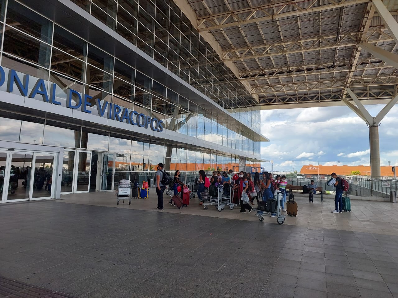 Viracopos espera mais de 50 mil passageiros até o final desta sexta-feira