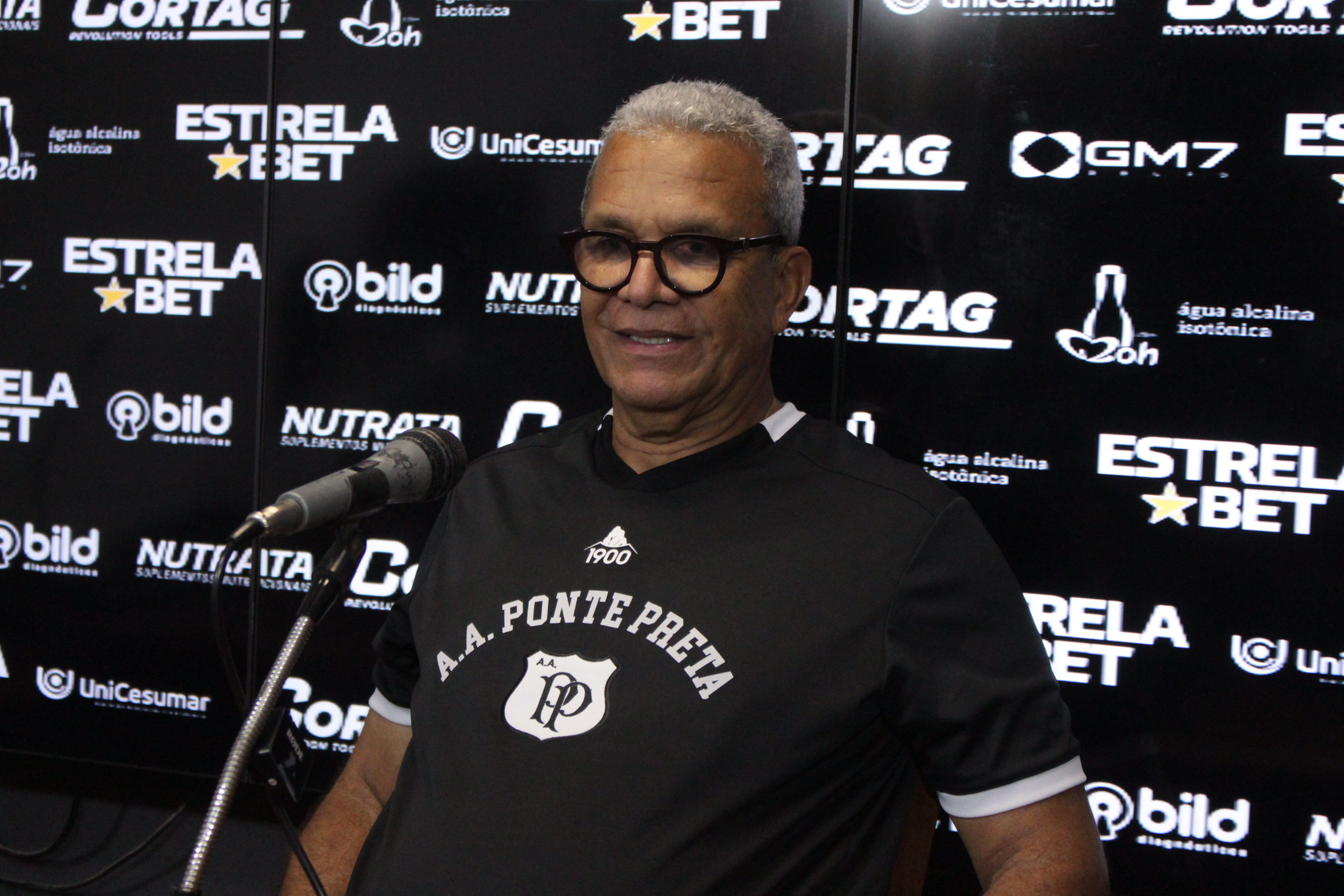 Hélio lamenta lesão de Elvis, mas avisa: “para o jogo da Copa do Brasil nós temos solução”