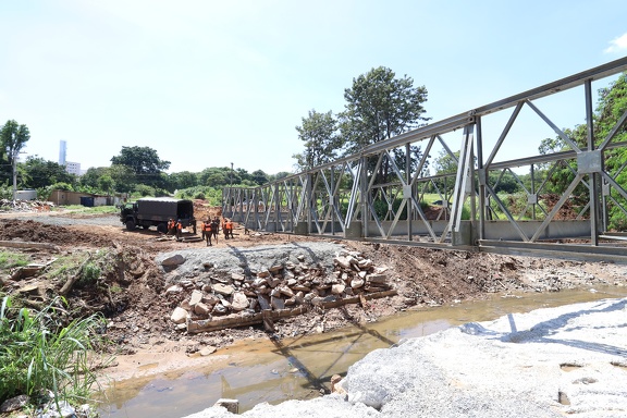 Ponte provisória do Jardim das Bandeiras deve ficar pronta na semana que vem