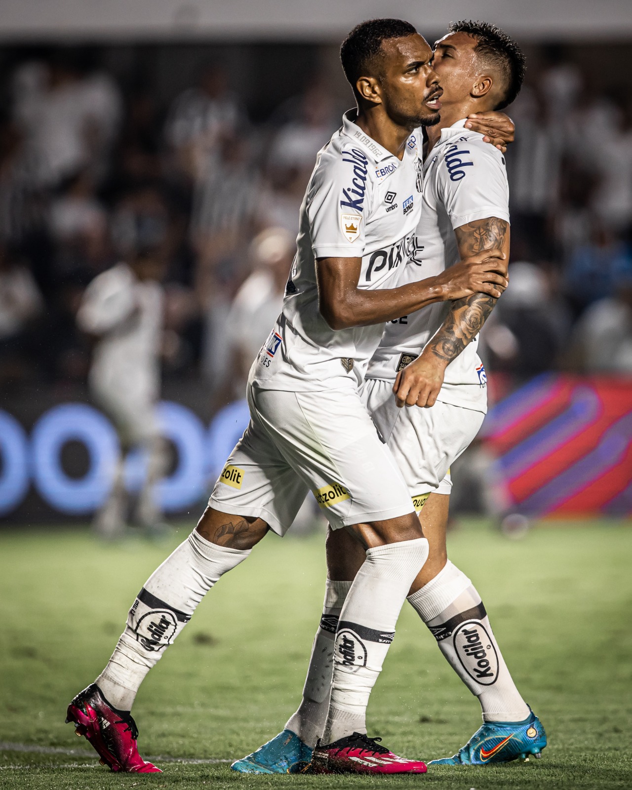 Técnico Odair Hellmann aliviado com vitória do Santos