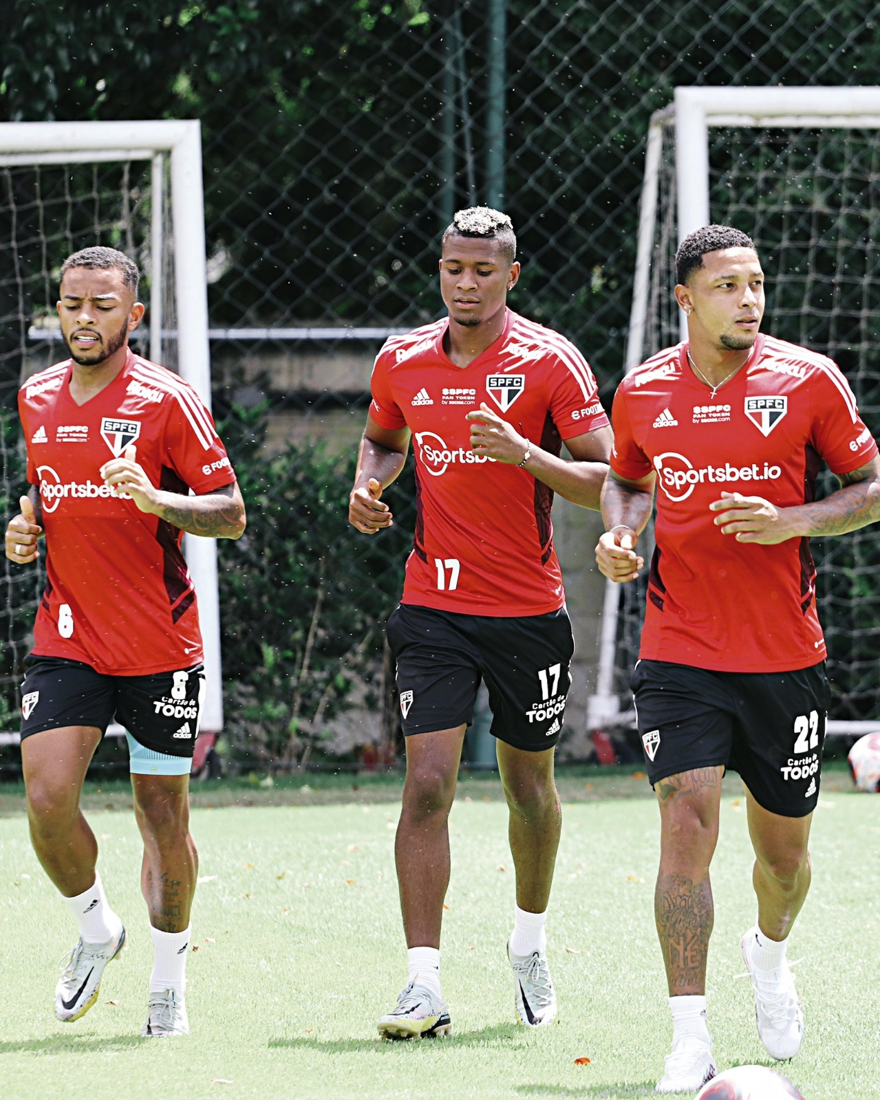 São Paulo enfrenta o São Bento para garantir classificação antecipada no Paulistão