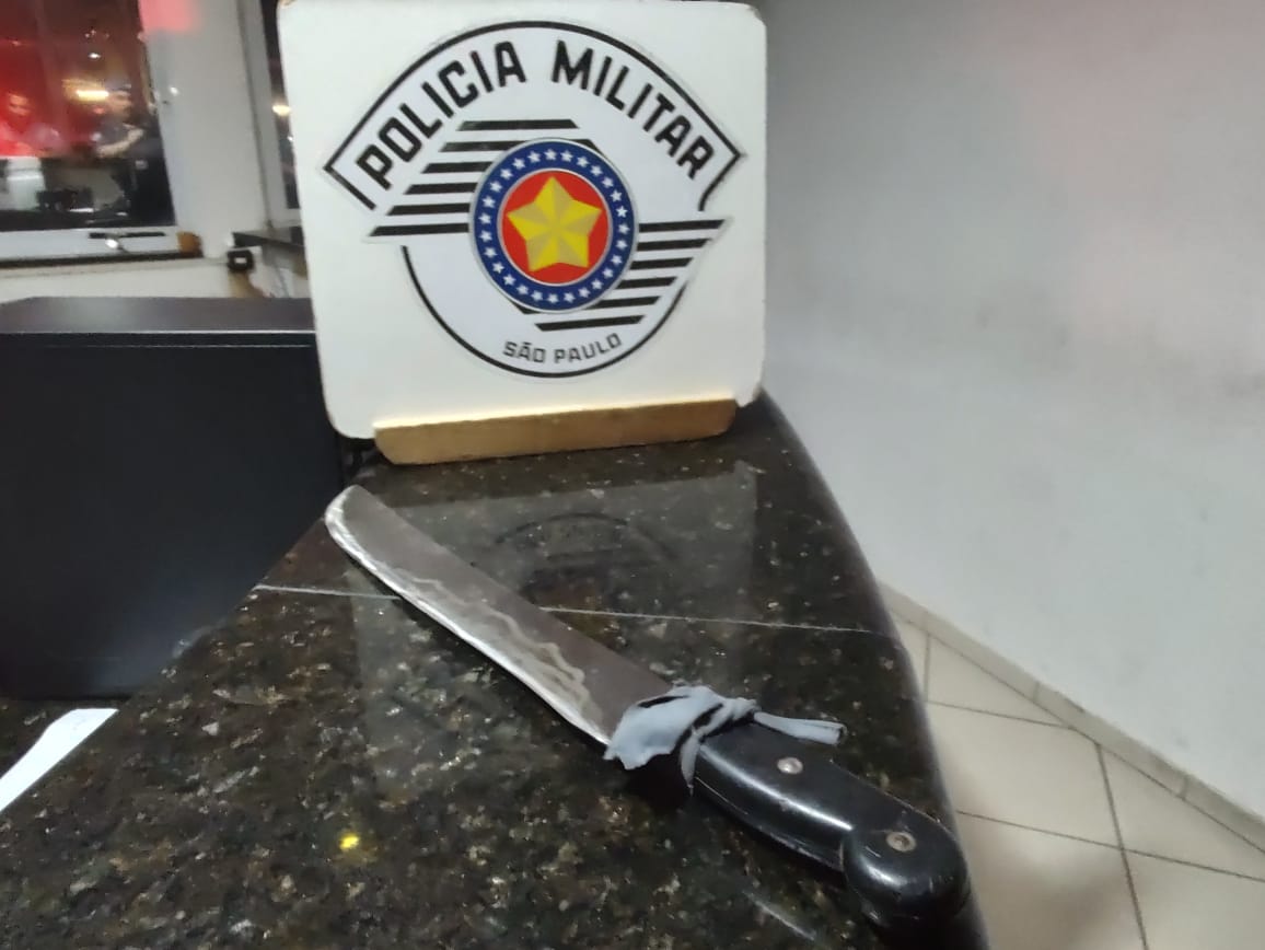 Pai de aluna cai no trote do sequestro e invade escola de Indaiatuba com facão