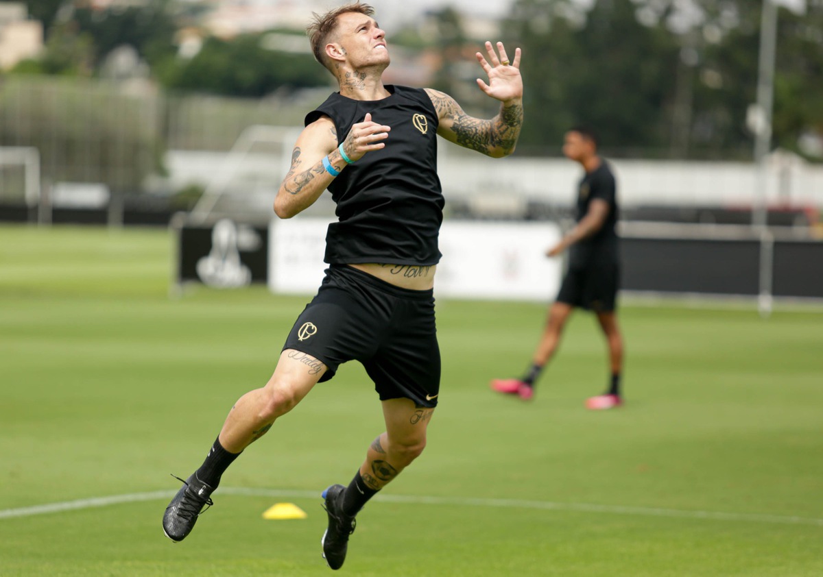 Artilheiro, Róger Guedes já pensa em renovação no Corinthians