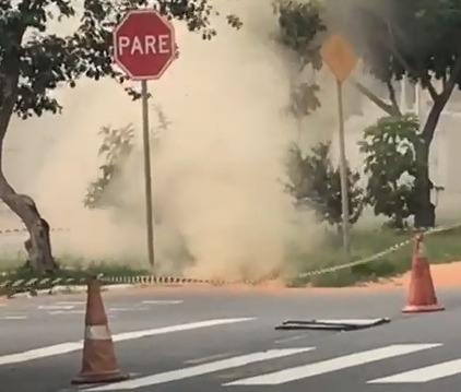 Avenida é bloqueada após vazamento de gás no Jd. Nova Europa