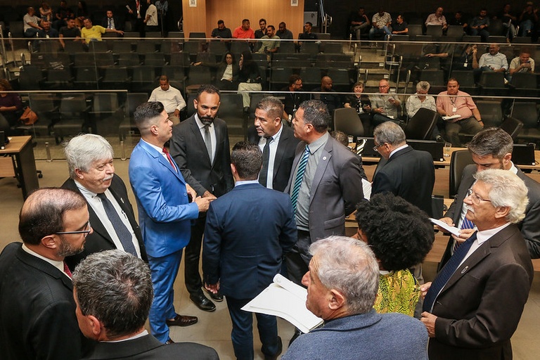 Câmara vota projeto que prevê denúncia de uso irregular de estacionamento