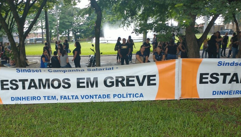 Greve de servidores de Limeira é suspensa após liminar