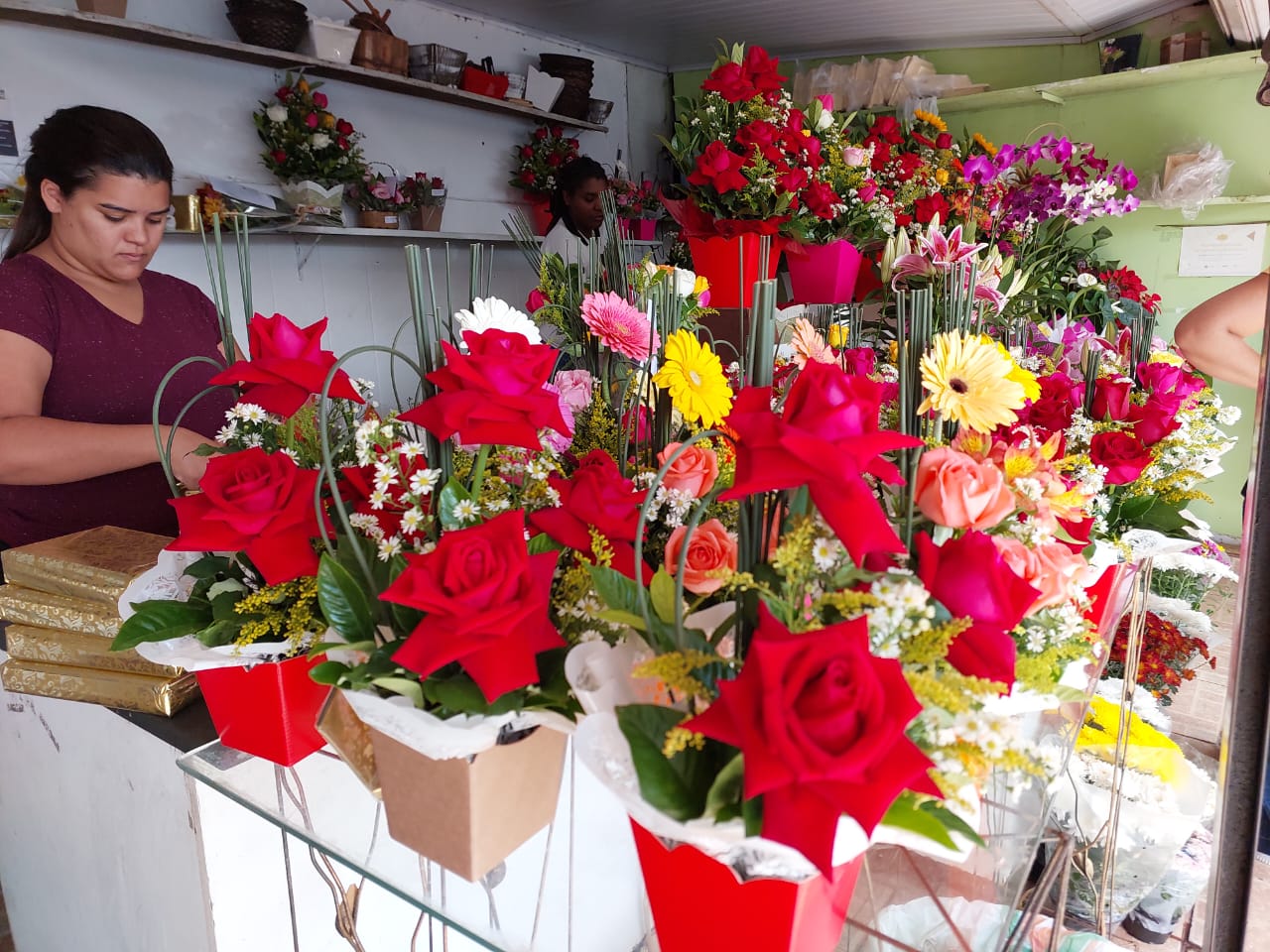Dia da Mulher faz aumentar a procura por flores em Campinas