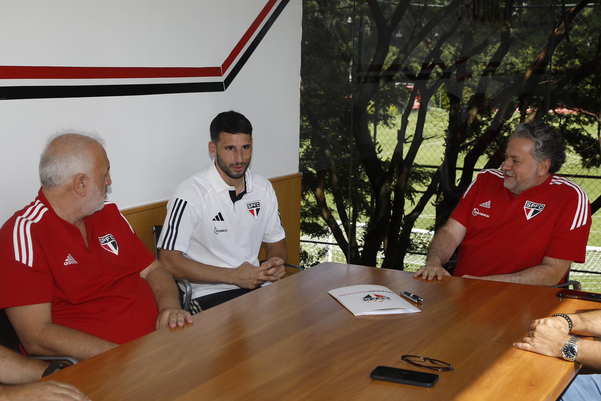 São Paulo é acionado pela Fifa por dívida com clube uruguaio