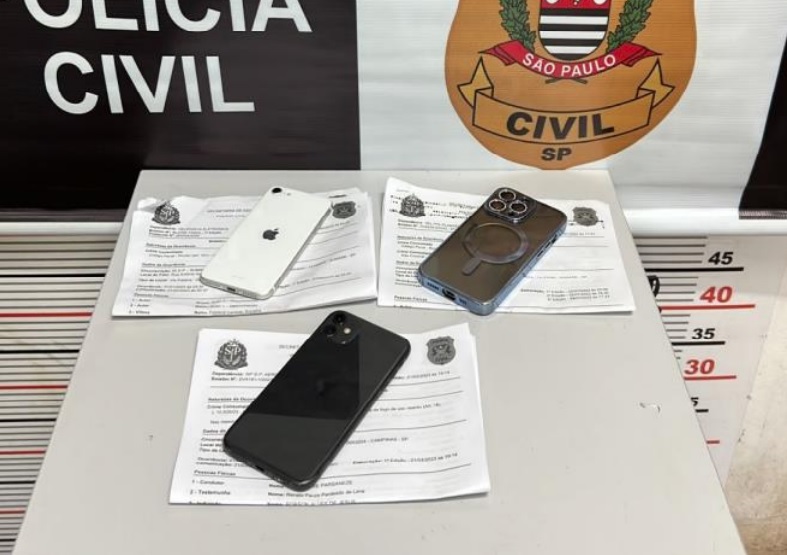 Três celulares são recuperados após rastreador indicar casa onde estavam