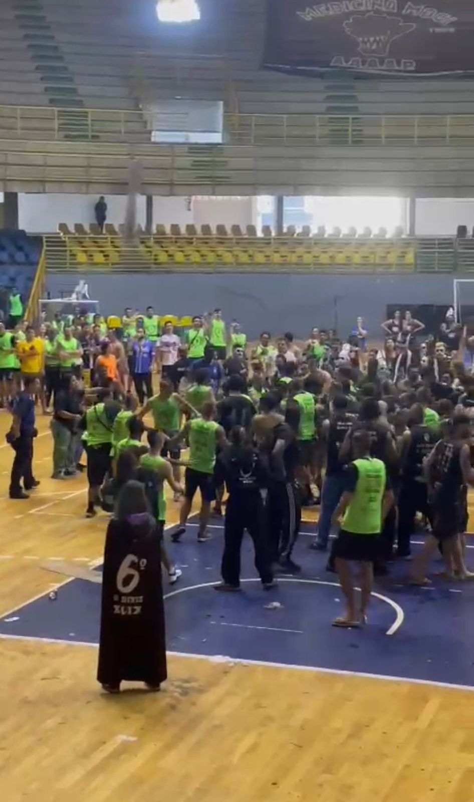 Atlética de medicina da PUC-Campinas é multada por briga generalizada