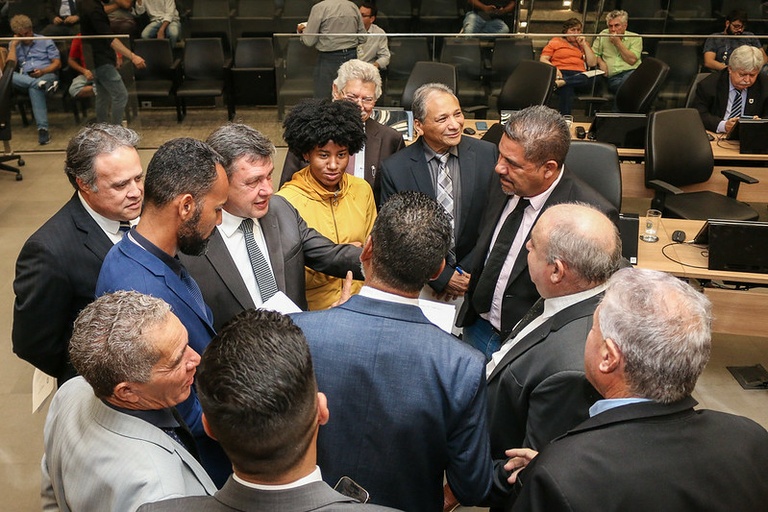 Câmara vota uso de ora-pro-nobis em escolas e analisa 13º para o Cartão Nutrir