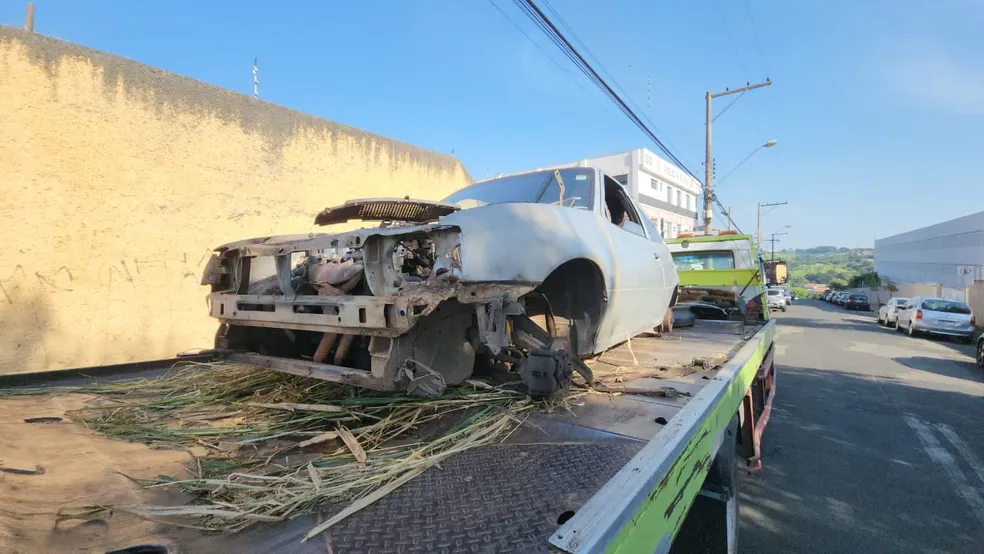 Desmanche é localizado em um canavial de Limeira e dois são detidos