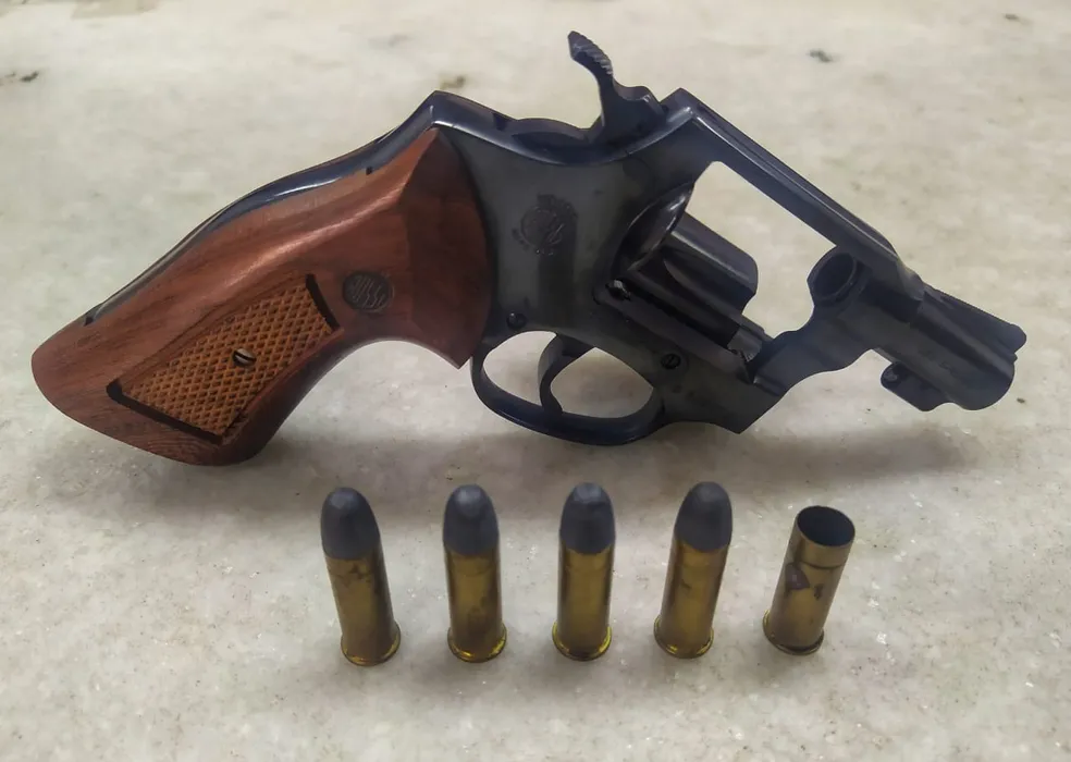 Homem é preso após atirar no pé de vizinho durante briga em Campinas