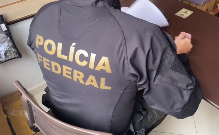 PF cumpre mandados contra quadrilha que faz contrabando de ouro e diamante