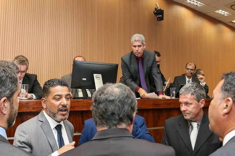 Câmara vota projetos mais “simples” e evita, de novo, polêmicas