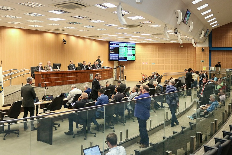 Advogado interpreta que 13º para vereadores não está na Constituição