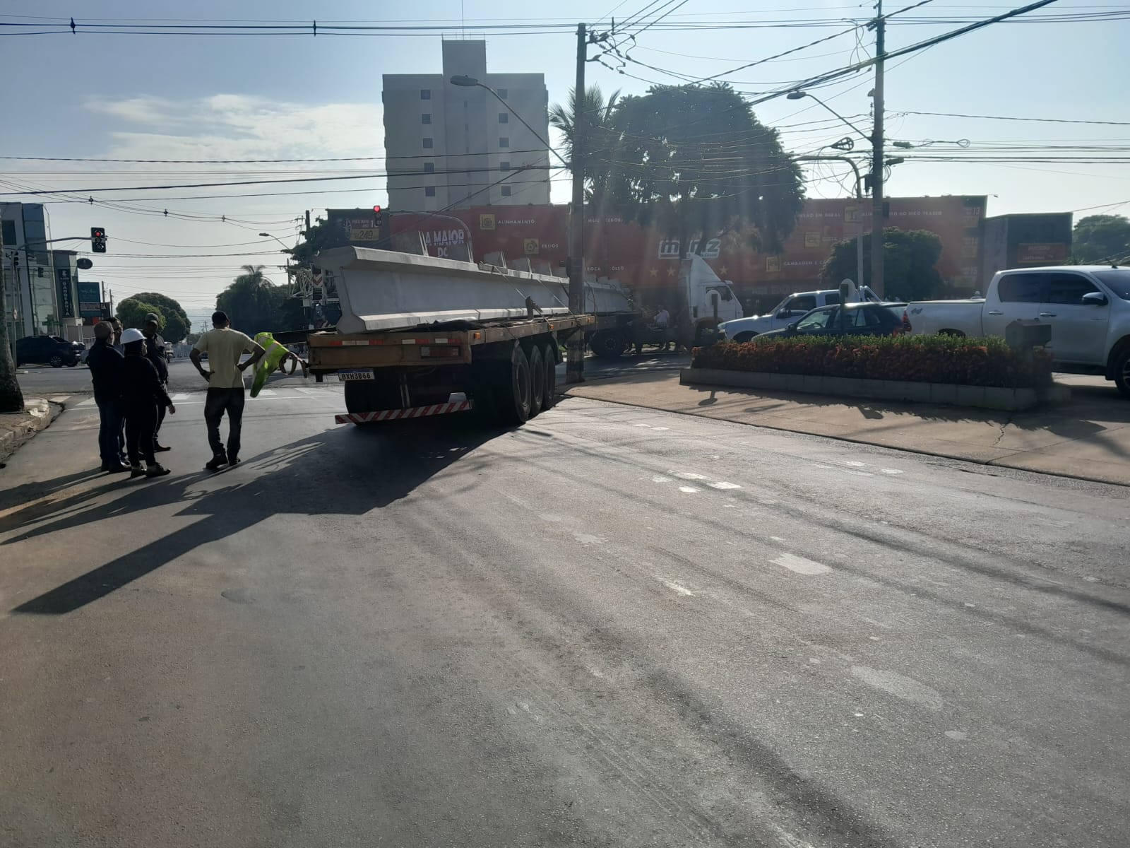 SetCamp diz que motorista não estava embriagado; caminhão derrubou poste em Sumaré