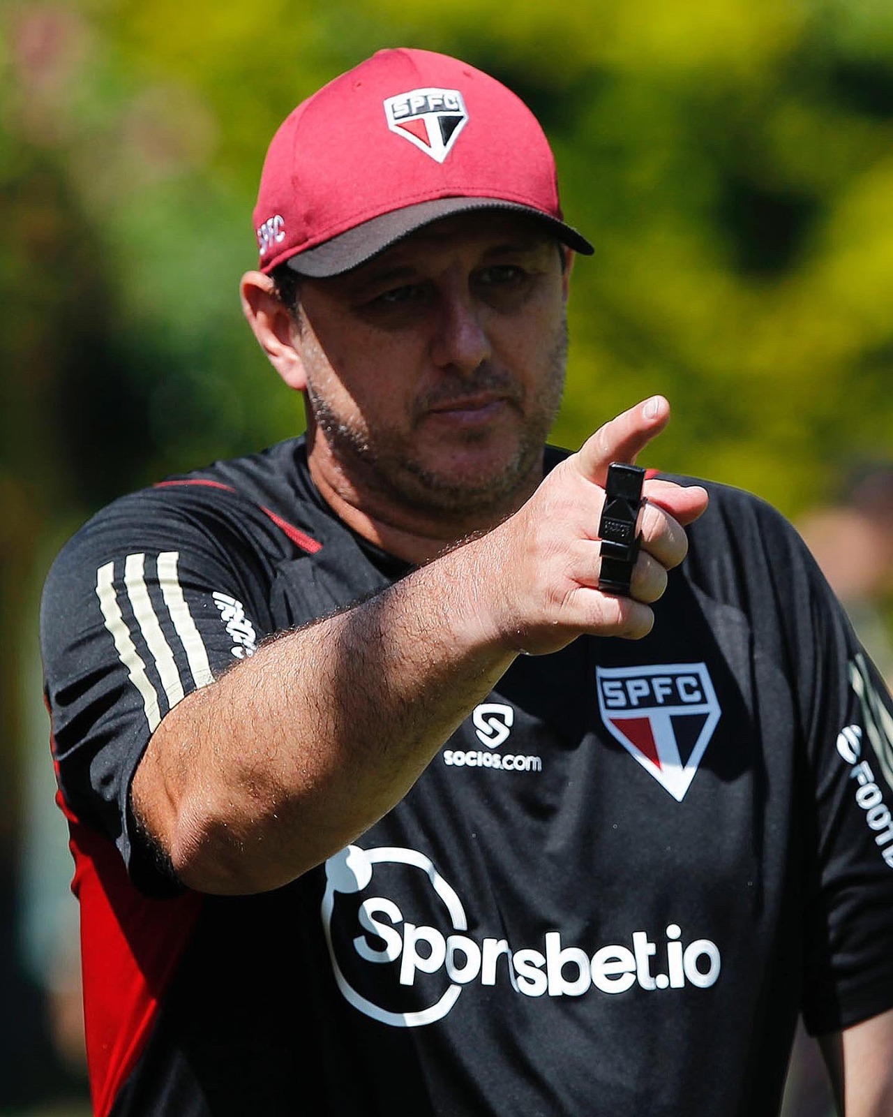 Técnico Rogério Ceni prepara mudanças no São Paulo para estreia na Sul-Americana