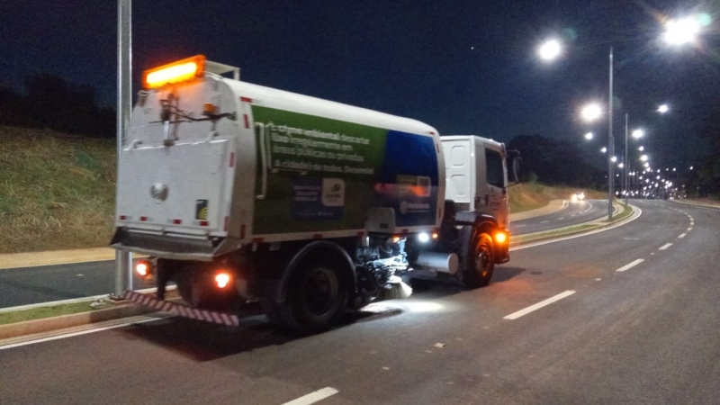 Varrição mecanizada começa nas ruas de Hortolândia