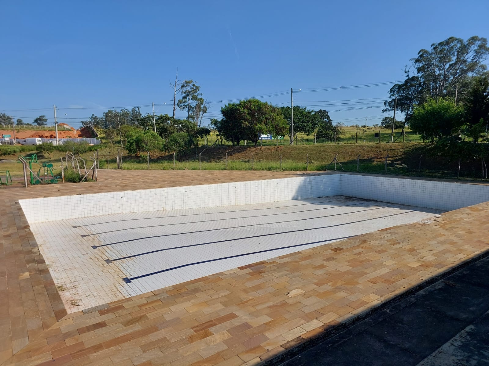 Audiência pública vai debater futuro de piscina desativada no Campo Grande