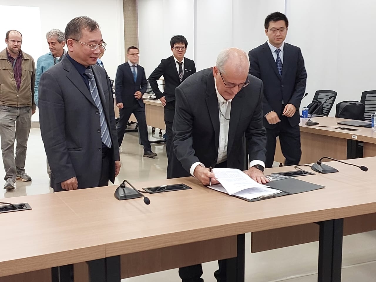 Acordo assinado entre Brasil e China deve ampliar troca de tecnologia