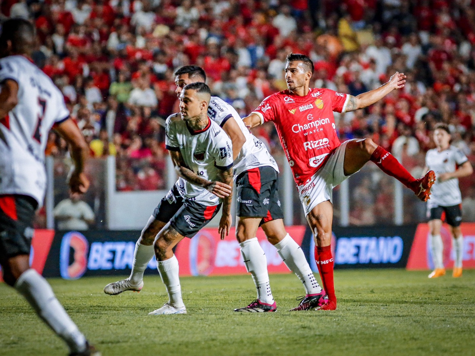 Antes de enfrentar a Ponte, técnico do Vila Nova pede cautela aos jogadores