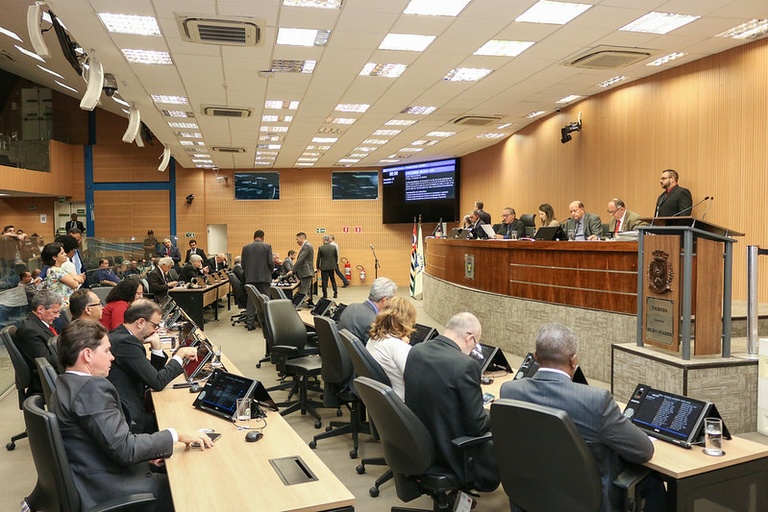 Candidato com 11 votos é suplente de vereador; votado por quase 5 mil está fora