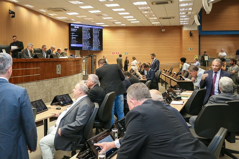 Mutirão da Câmara de Vereadores aprova 17 projetos nesta quarta-feira