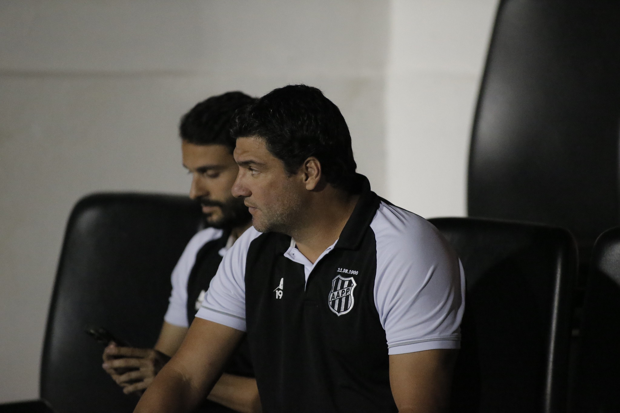 Dúvidas e retornos: Felipe Moreira prepara Ponte Preta para duelo contra o Ceará