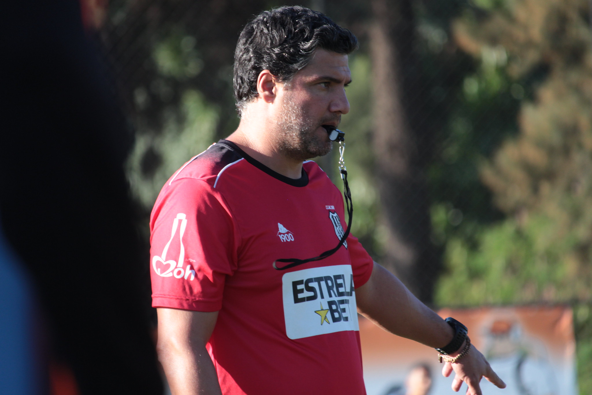 Em processo de transição, Elvis e Fábio Sanches ainda são dúvidas para duelo contra o Londrina