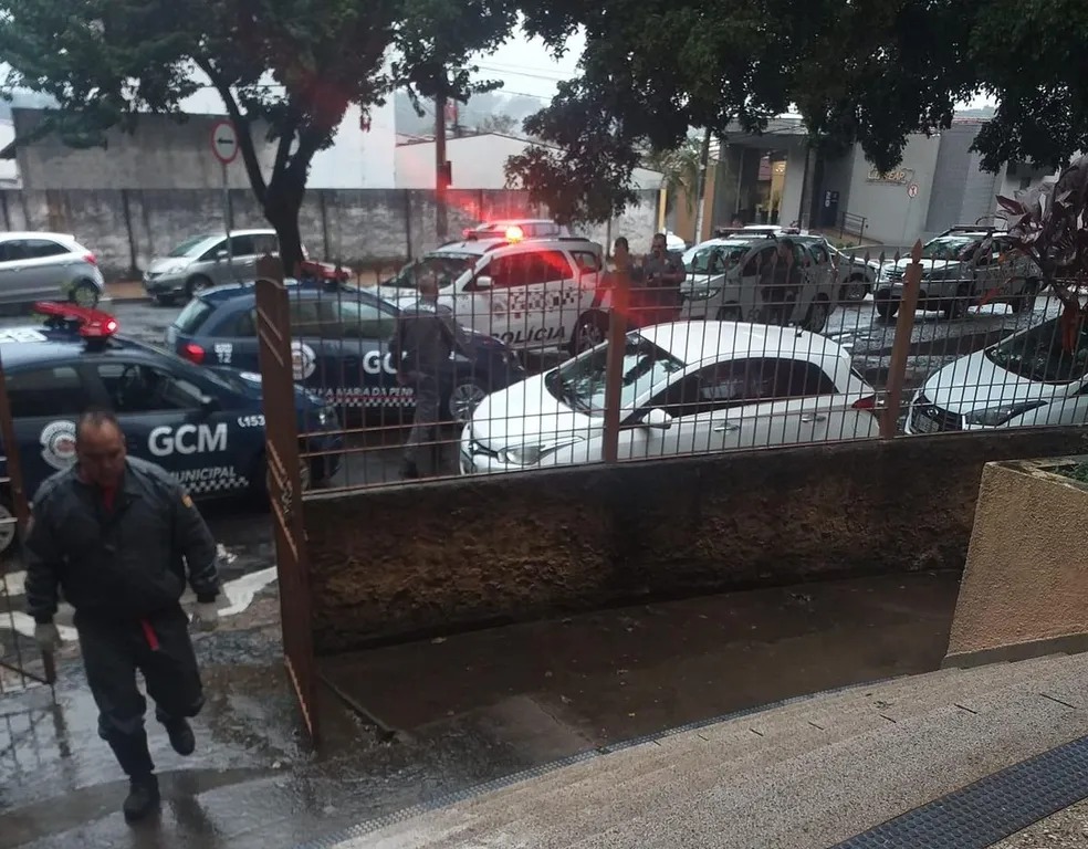 Estudante é feita refém por colega de escola em Mogi Mirim; aluno acabou apreendido 