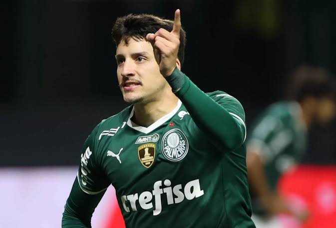 Palmeiras pode ter Piquerez para jogo contra o Fortaleza
