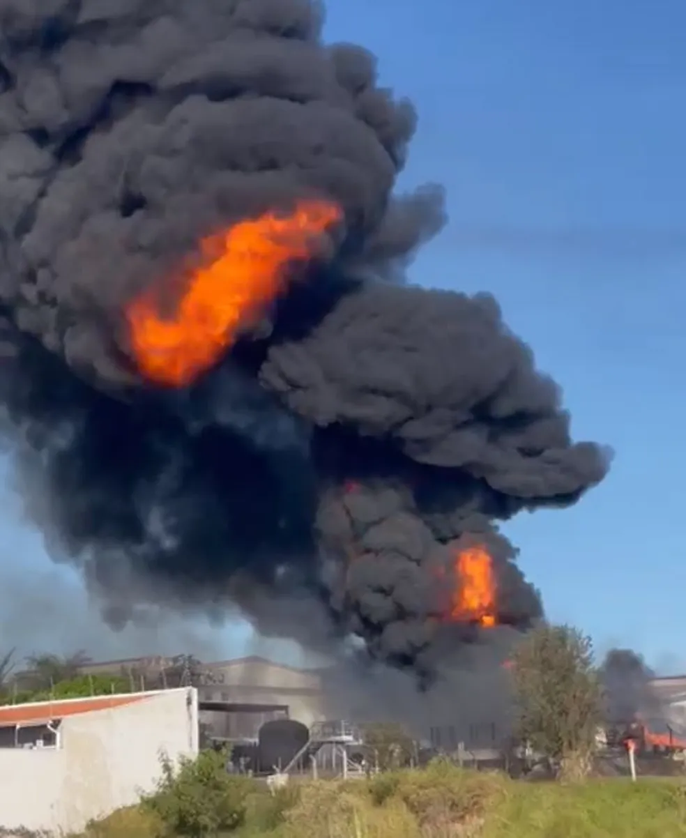 Perícia vai apurar causas de incêndio em fábrica de Saltinho