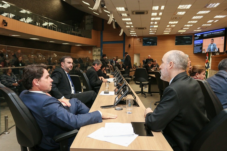 Câmara rejeita criação de política municipal para evitar evasão escolar