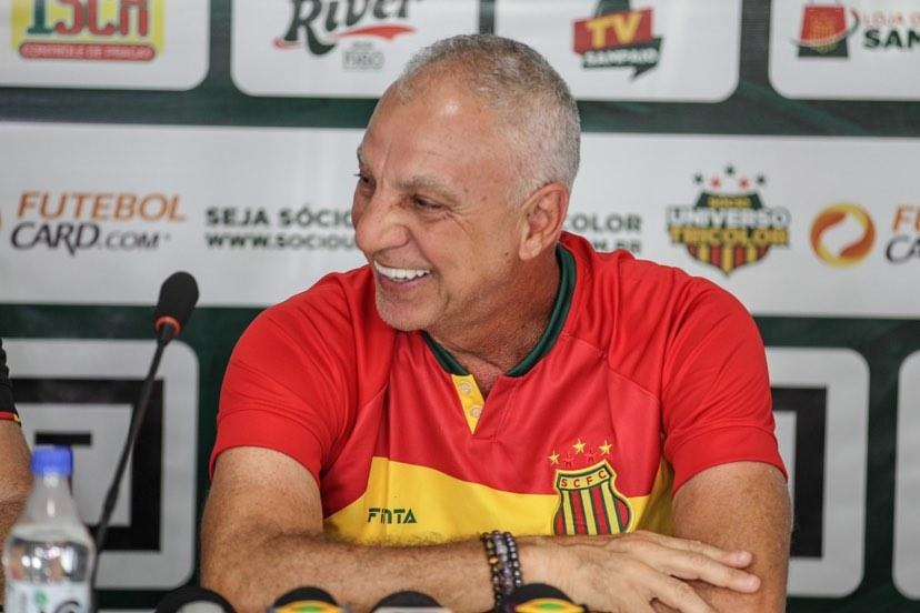 Técnico Márcio Fernandes tem muitos desfalques no Sampaio Corrêa para enfrentar o Guarani