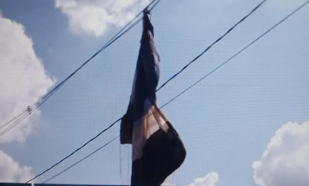 Paraquedista fica preso em fios após queda em Piracicaba